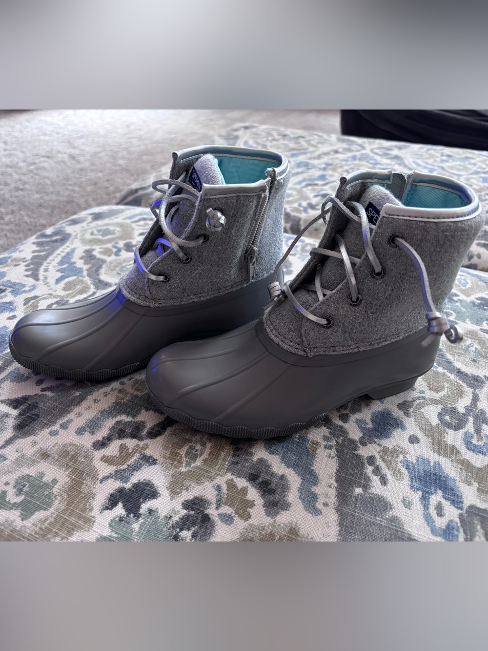 Sperry Kids Waterproof Gray Duck Boots with Cozy Lining. Like new!